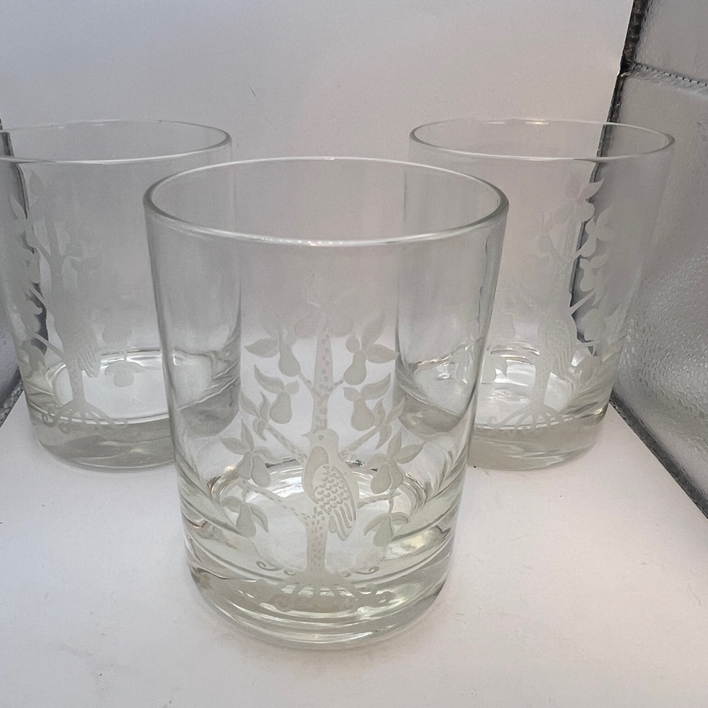 Bergdorf Goodman Partridge in a Pear tree crystal glass etched tumblers Set of 3